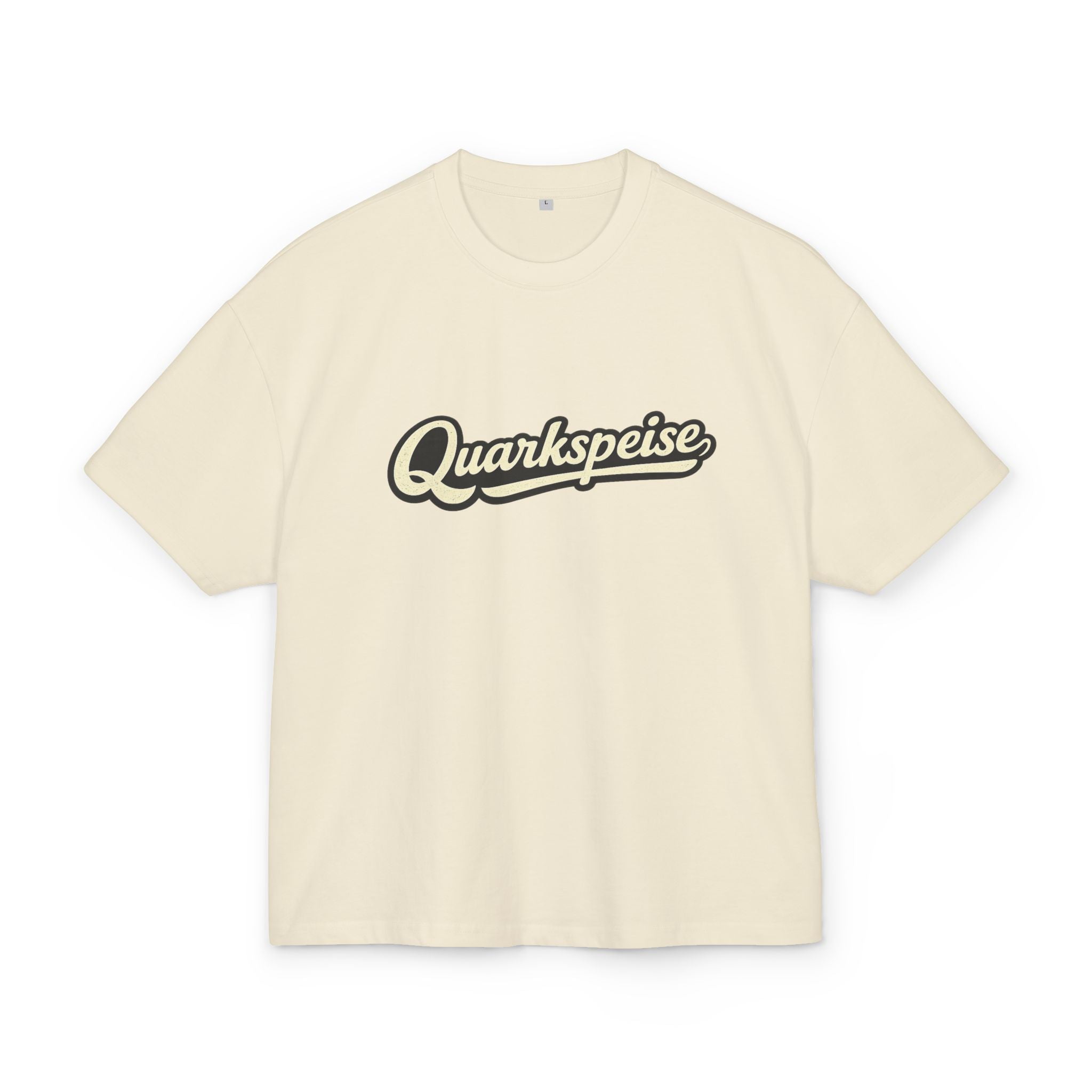 Quarkspeise Retro Script Box Tee — Vintage Grafik T-Shirt